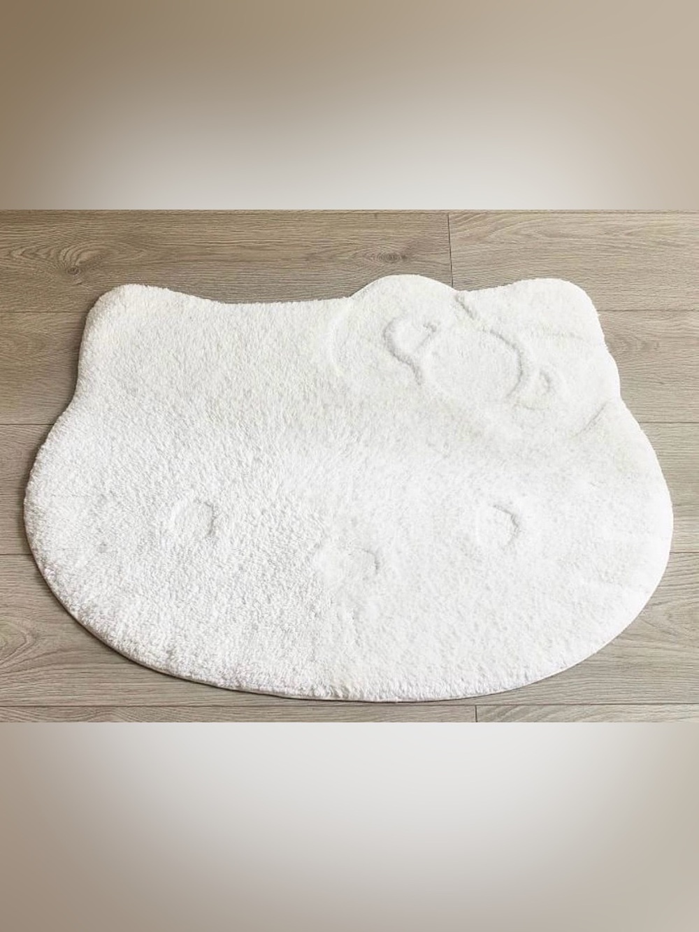 NWT Hello Kitty Fuzzy Bath Rug/ Mat Bathroom White 25 “ x 30 “